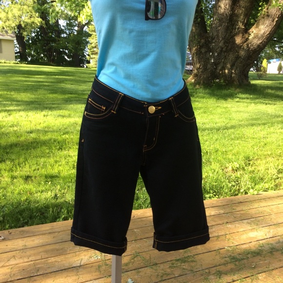 Jean shorts Bermuda length and tank top - Picture 6 of 6